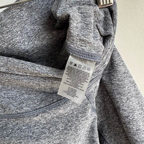 Aritzia TNA Active high rise Heather Blue Grey Butter Soft Bike Shorts 7” size S - Picture 7 of 7